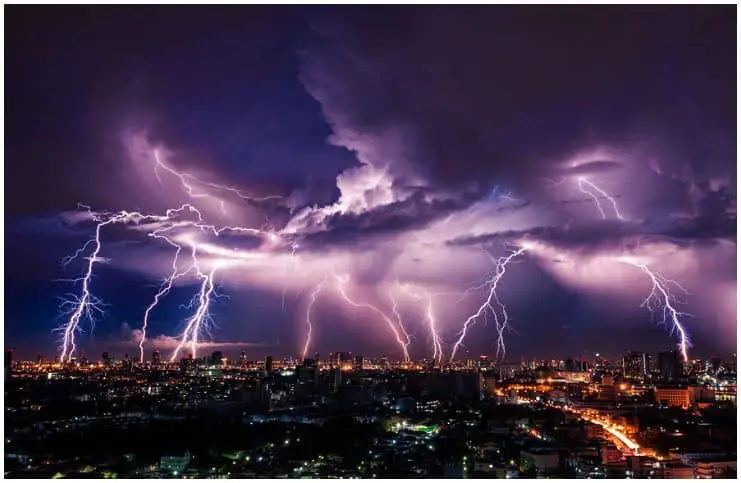 Lightning storm 