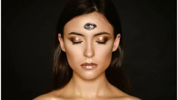Shambhavi Mudra Meditation (Third Eye Mudra) - Eyebrow Centre Gazing