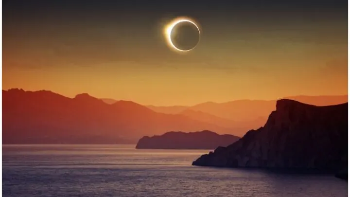 Spiritual Meaning Of Solar Eclipse + Dream Interpretation