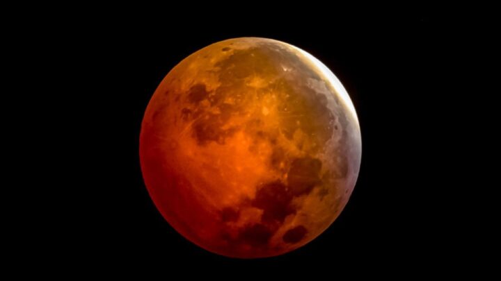 Spiritual Meaning of the Blood Moon