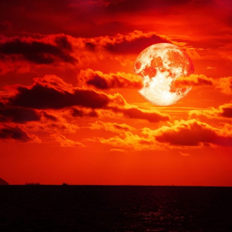 Blood Moon Spiritual Meaning Insight State