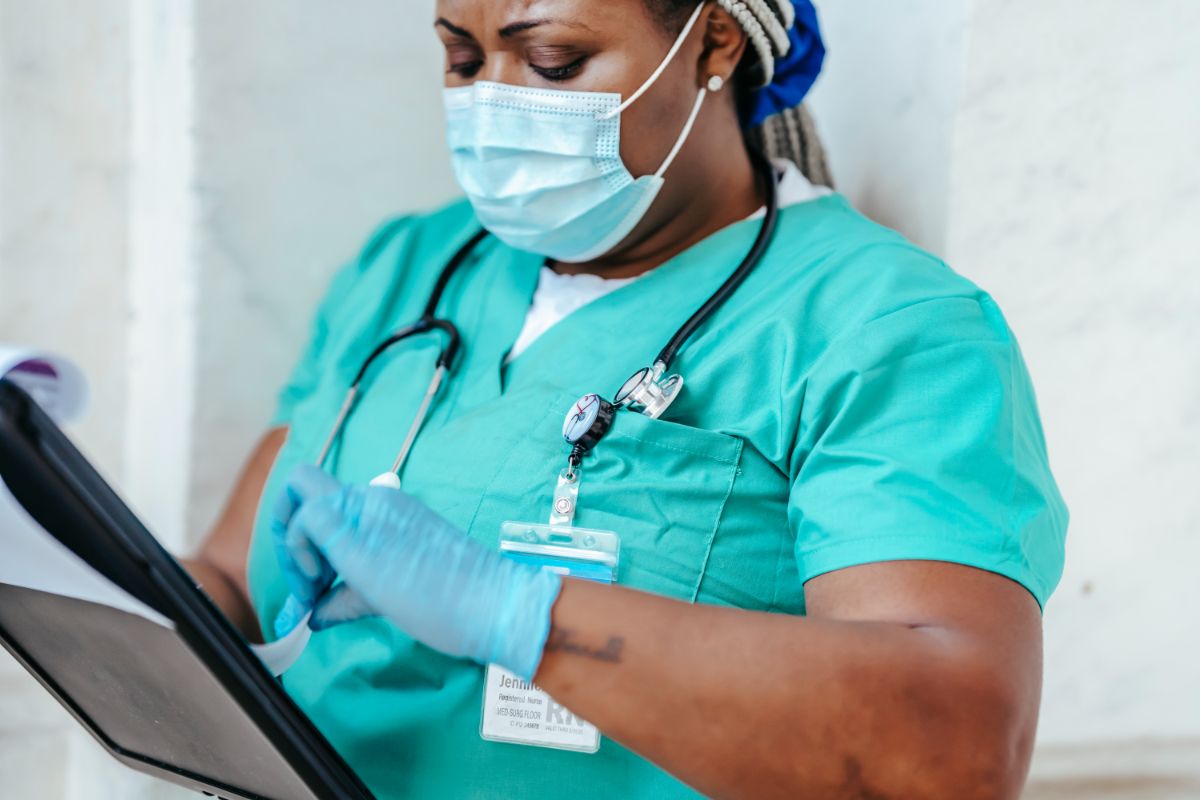 From RN to Specialist Nurse 6 Post-Graduate Specialization Programs for Nursing Professionals