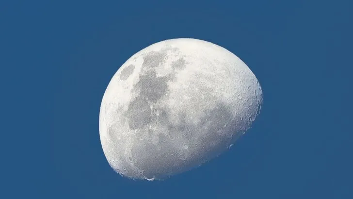 Waning Gibbous Moon Spiritual Meaning